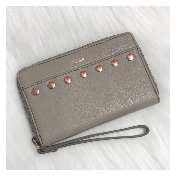 Fossil Handbags - NWT! Fossil JORI RFID Tech Wallet Wristlet Taupe